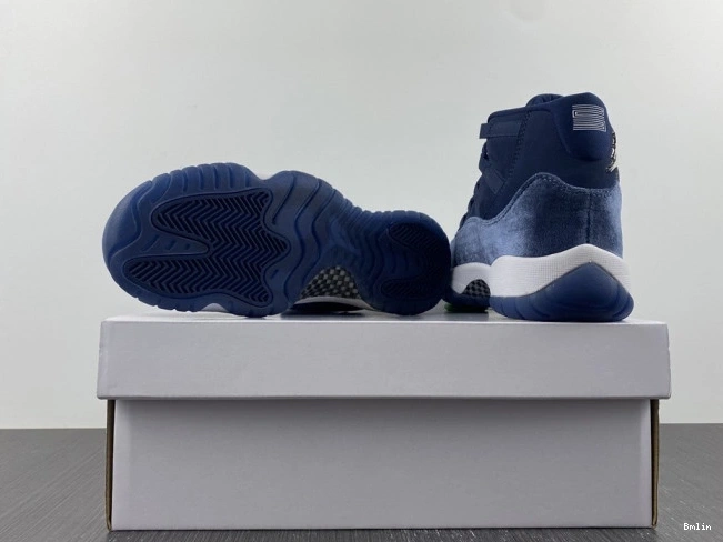 Boostmaster lin Midnight Navy Velvet AR0715-441 Air Jordan 11 WMNS 0724